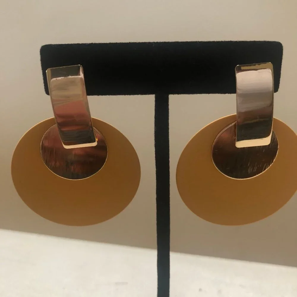 Earring - Picture 2 of 2